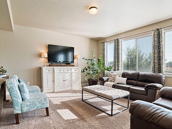 3rd image of 3789 N Bull Hollow Way