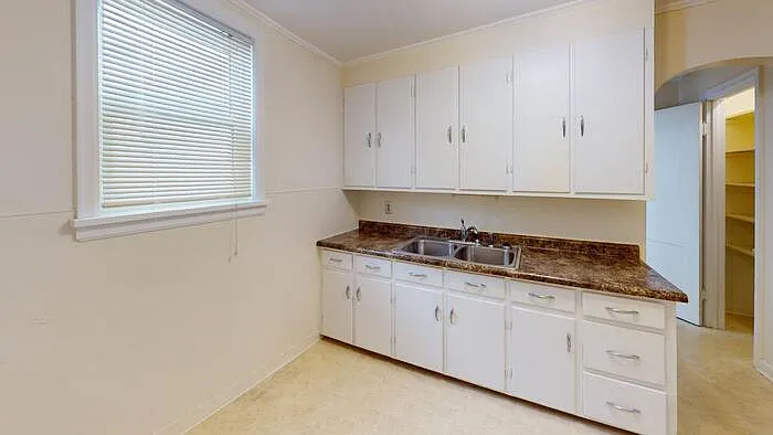 Studio, 1.0 bath, $715 — Photo 1