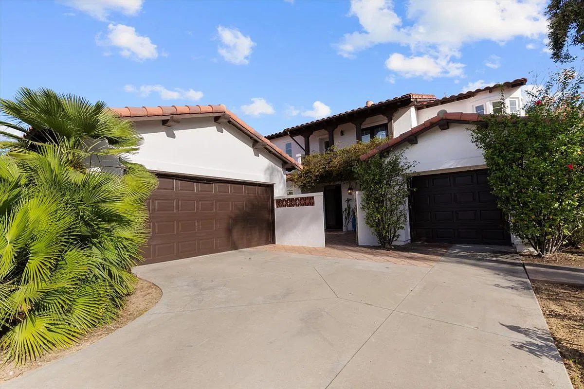 4 bed, 3.5 bath, 2495 sqft, $9,500 — Photo 2