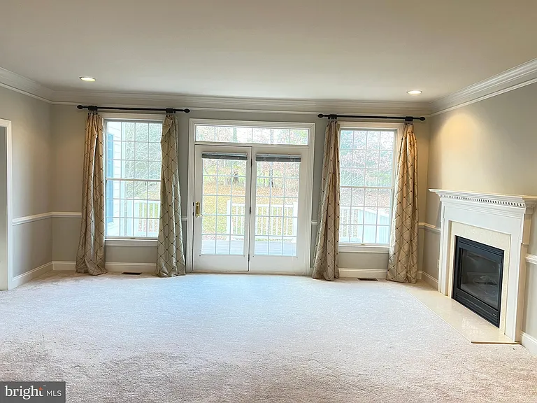 5920 Interlachen Ct — Photo 8