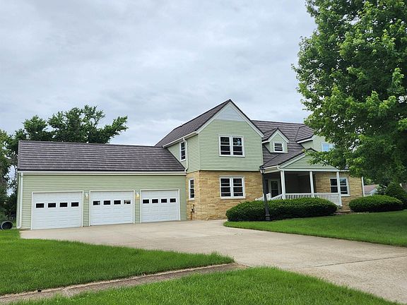 2nd image of 801 8th Ave N