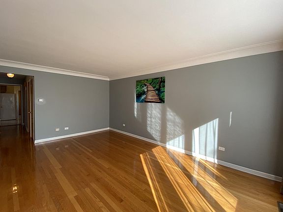 3rd image of 4536 N Nottingham Ave #1