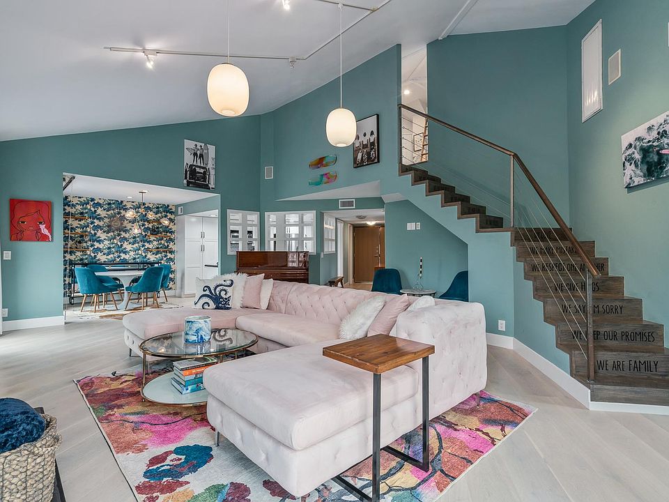 1st image of 723 Westmount Dr APT 301