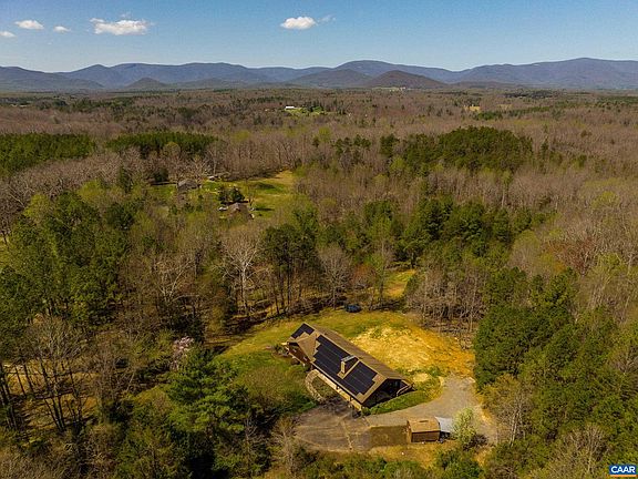 3rd image of 5845 Lexington Ln