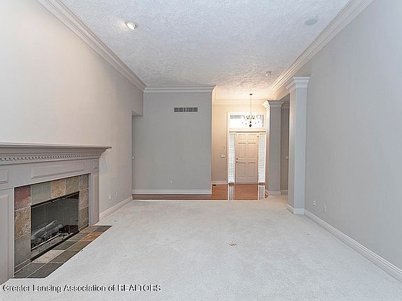 3rd image of 6112 W Longview Dr