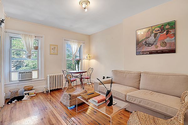1st image of 119 S 2nd St APT 4