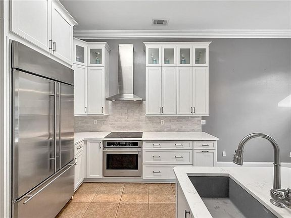 5th image of 308 Nelson Landing Dr