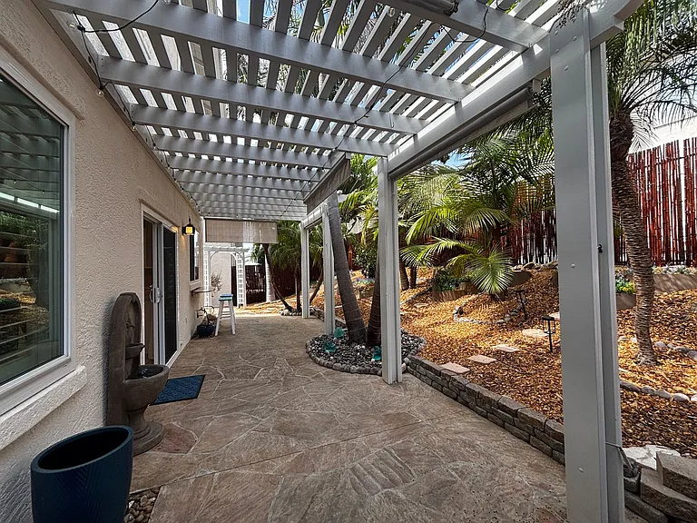 634 Compass Ct — Photo 29