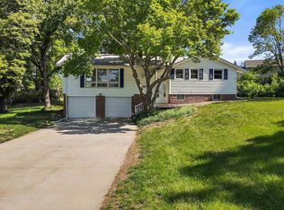 10060 Miami Cir, Omaha, NE 68134