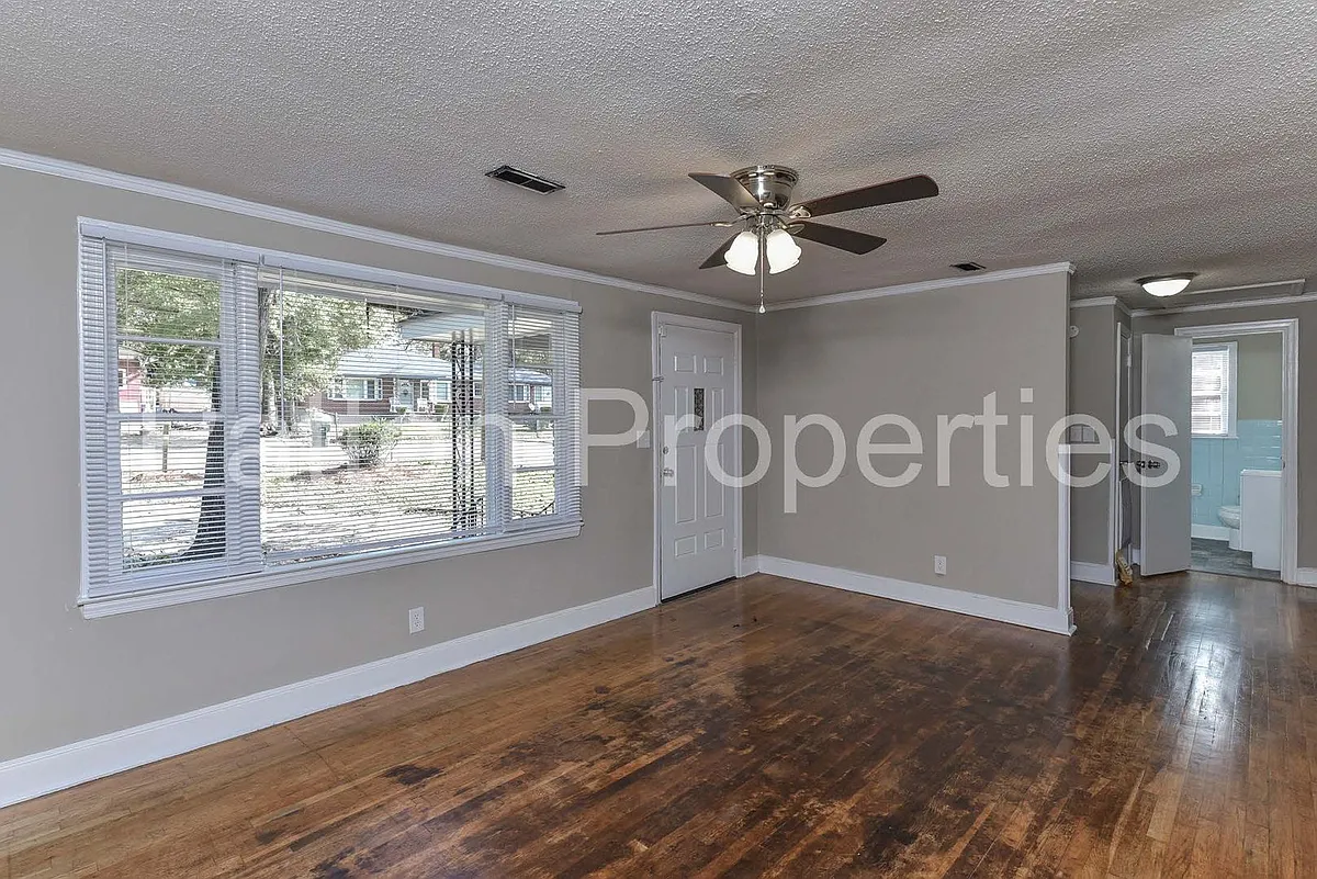 Building Photo - 781 Tremont Ave