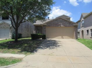 2036 Cardinal Ln, Lewisville, TX 75077