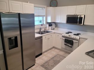 8633 Coralbell Ln, Charlotte, NC