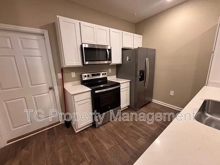 903 Rivertree Pl — Photo 6
