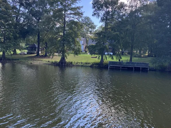 38 Raleigh Dr, Ethel, LA 70730