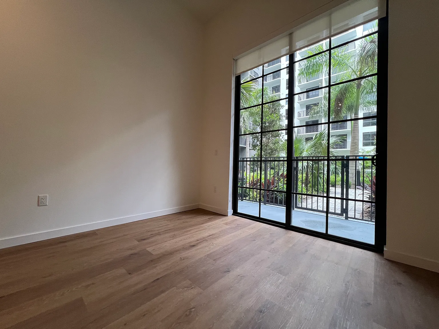 2 bed, 1100 sqft, $3,700 — Photo 4