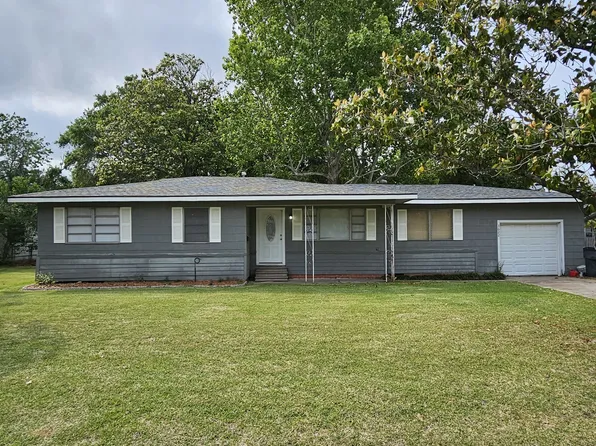 3622 Avenue E, Nederland, TX 77627