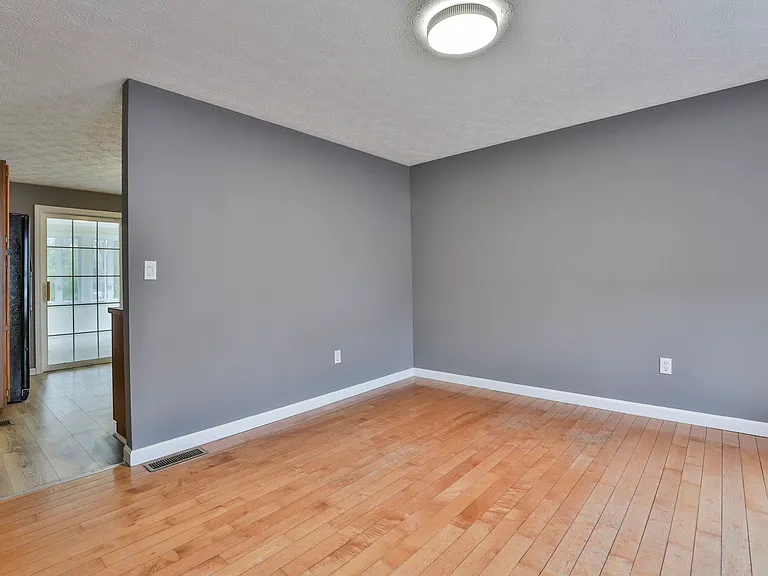 54 Vandora Dr — Photo 13