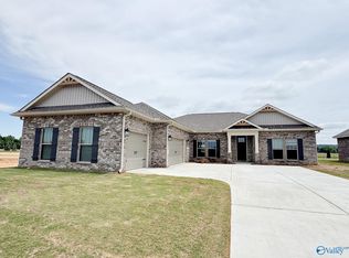 1095 Maplehurst St, Decatur, AL 35603