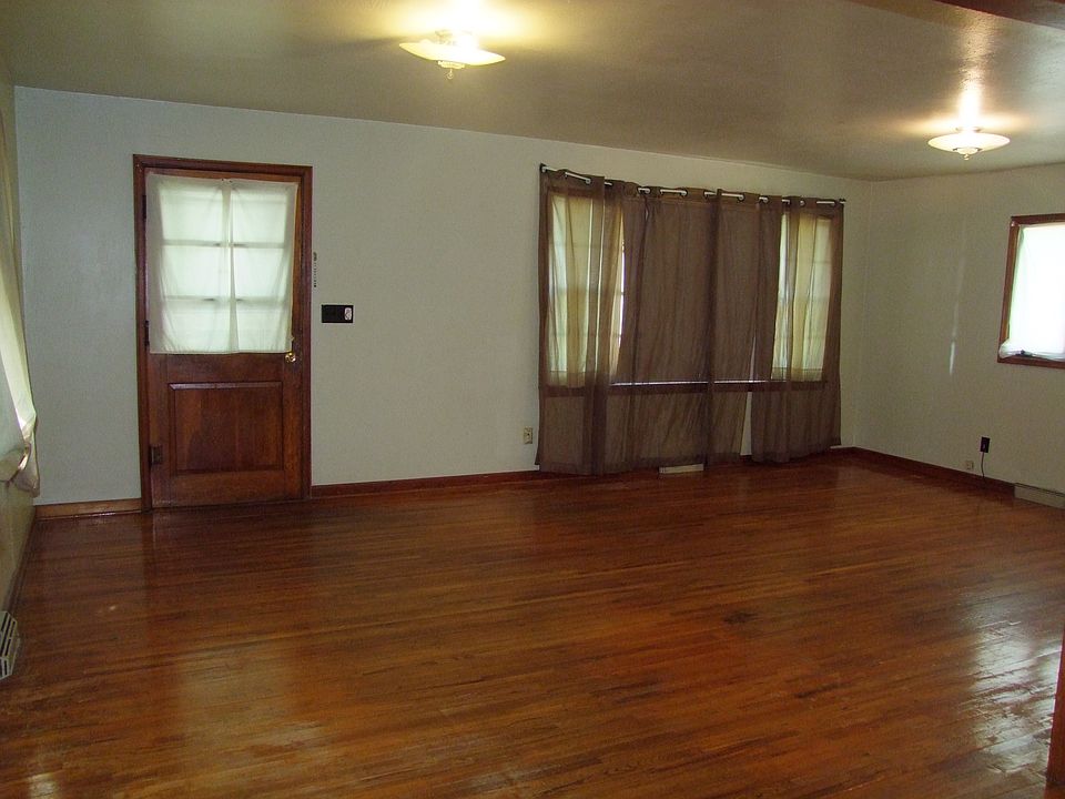 2nd image of 519 Superior St