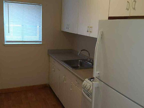 2nd image of 1885 7th St E APT 3