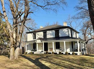 145 Ampthill Rd, Cartersville, VA 23027