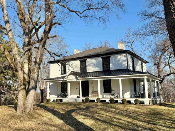145 Ampthill Rd, Cartersville, VA 23027