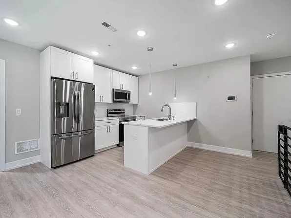 649 N 35th St #A125, Philadelphia, PA 19104