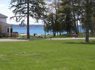 1212 W Bay Rd, Harbor Springs, MI 49740