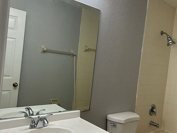 2nd image of 2521 SE 15th Pl #196