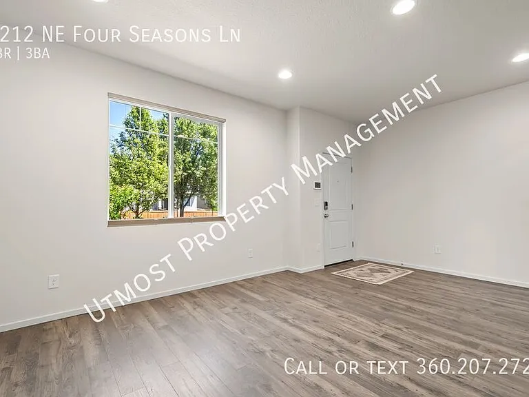 2212 NE Four Seasons Ln — Photo 6