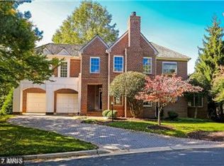 2 Town Gate Ct, Bethesda, MD 20817