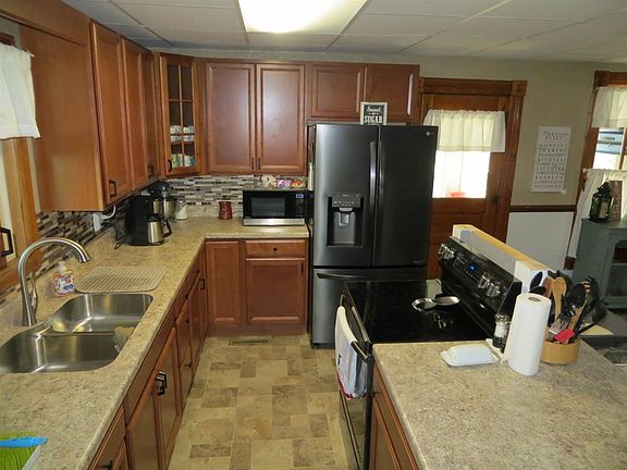 5th image of 604 3rd St