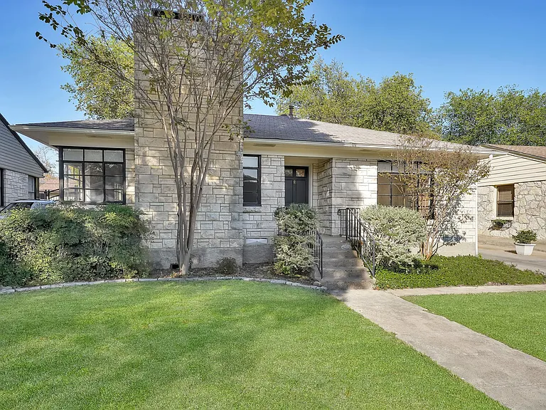2631 Ivandell Ave — Photo 3