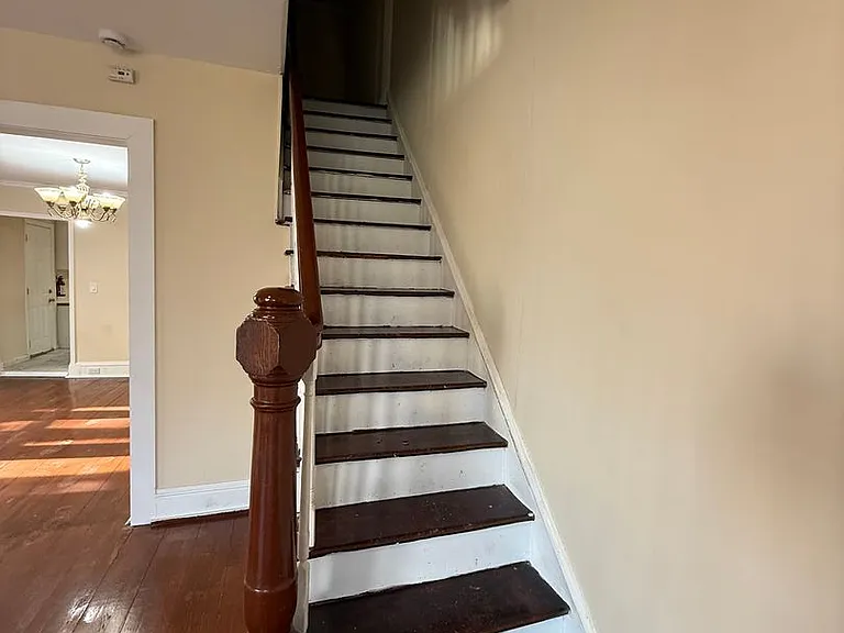 1442 W State St — Photo 14