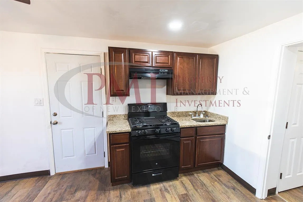 1190 Ridgetop Avenue (Casita) — Photo 4