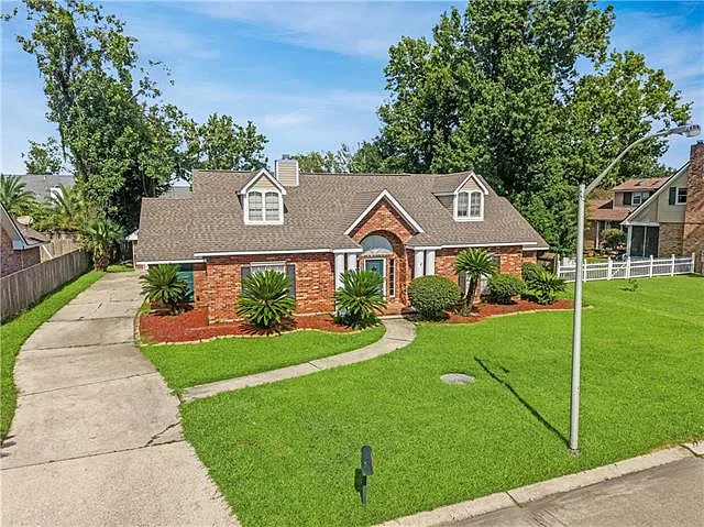 120 Villere Dr