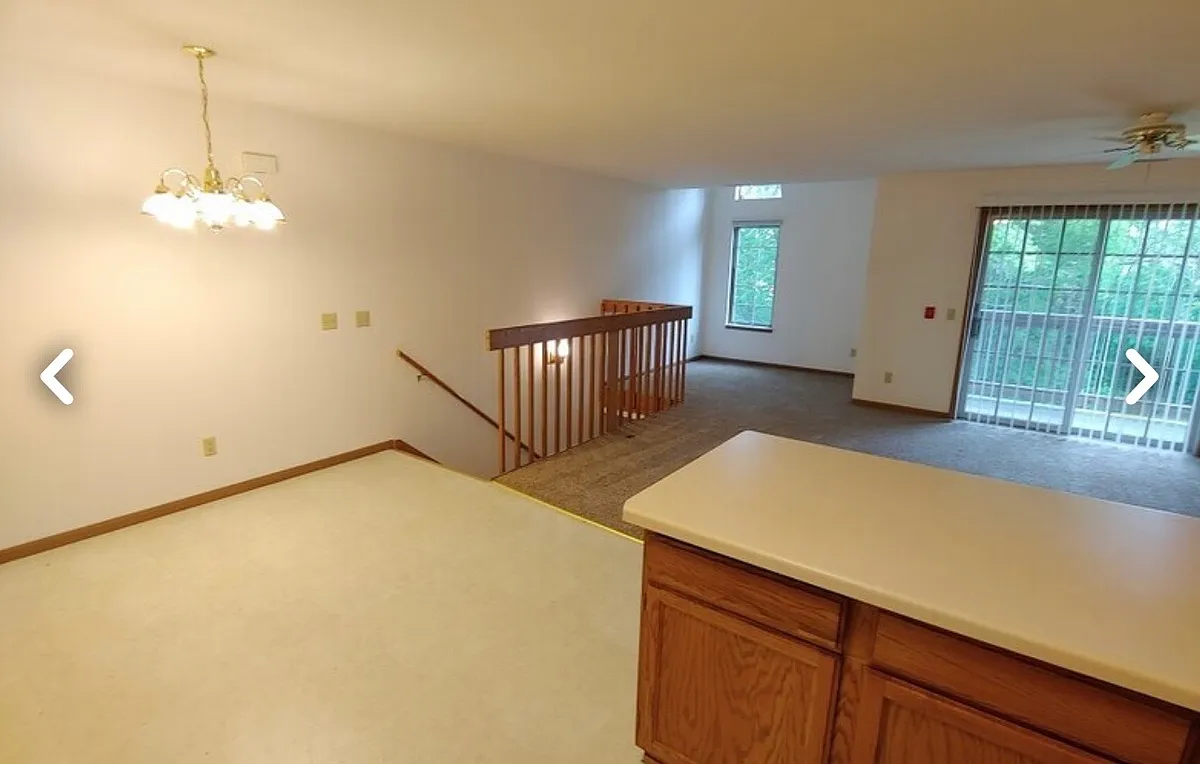 Building Photo - 321 Prairie Ave #204