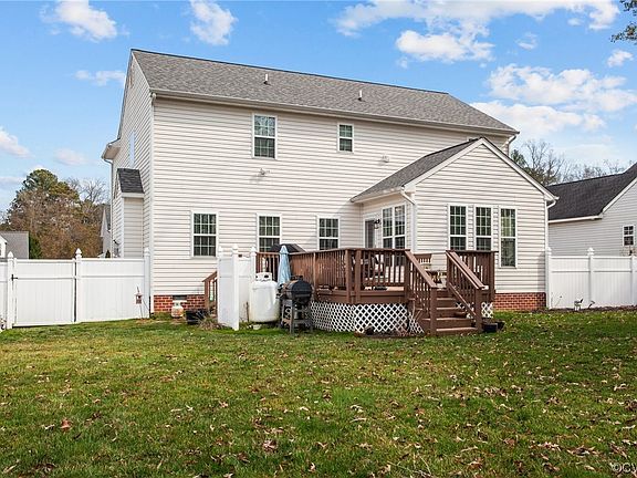 2nd image of 1607 Camerons Landing Blvd