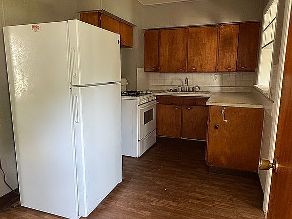 5th image of 1406 25th Ave S