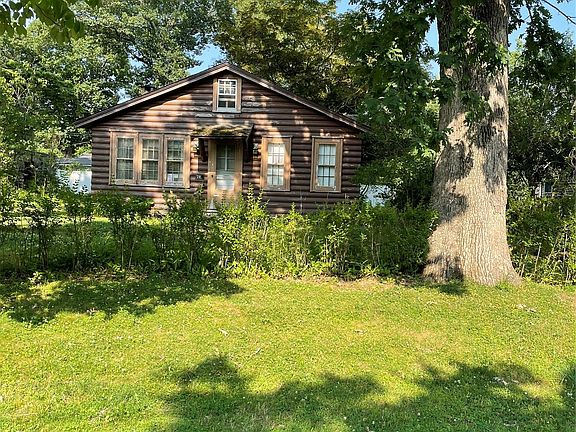 2nd image of 28 OLD MILL Road