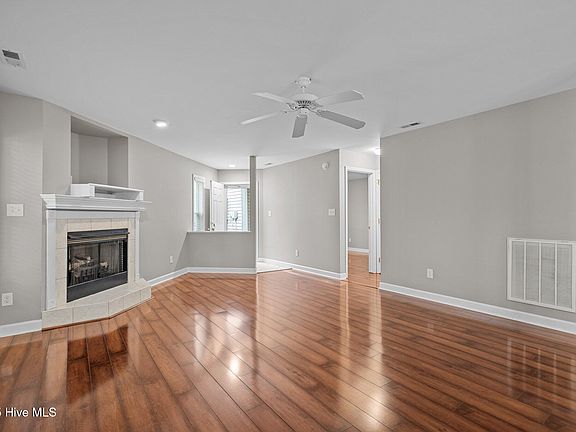 4th image of 424 Commerce Avenue #B