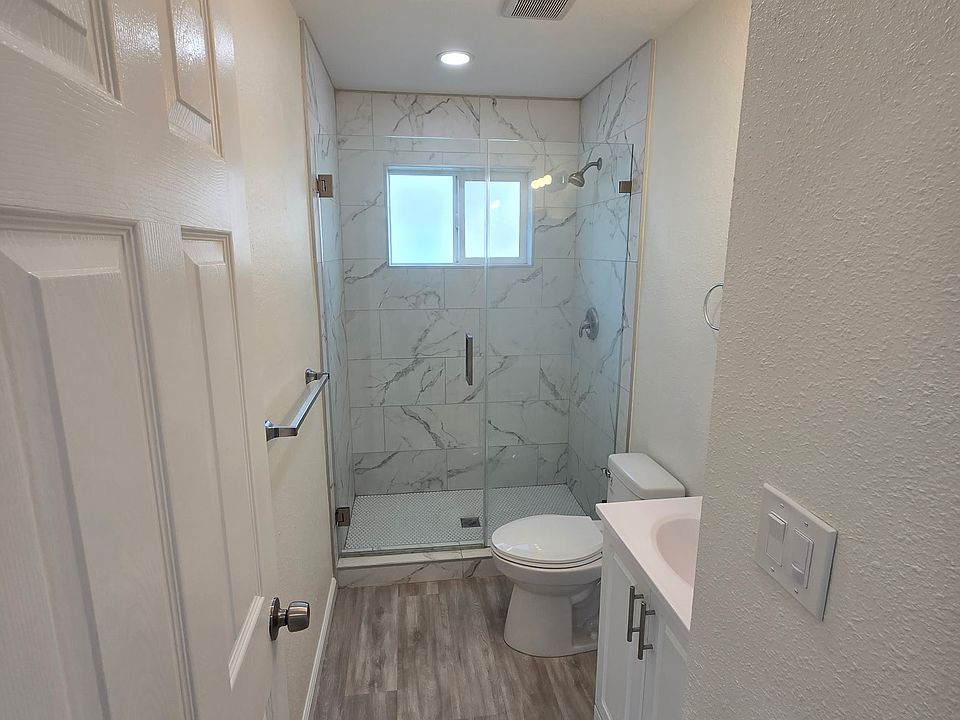 1st image of 616 S Van Ness Ave #616D