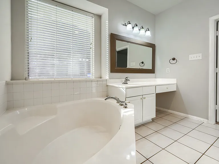 1808 Giddings Ct — Photo 34