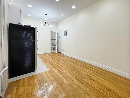 Rented by ERNY LLC | media 11