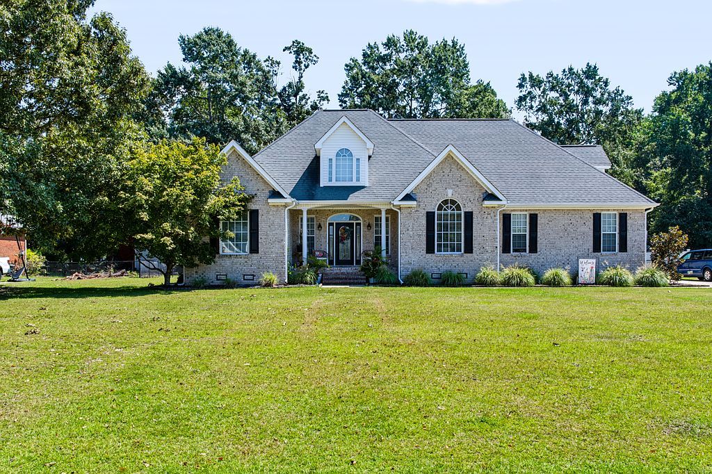 300 Weatherby Dr - Property Image