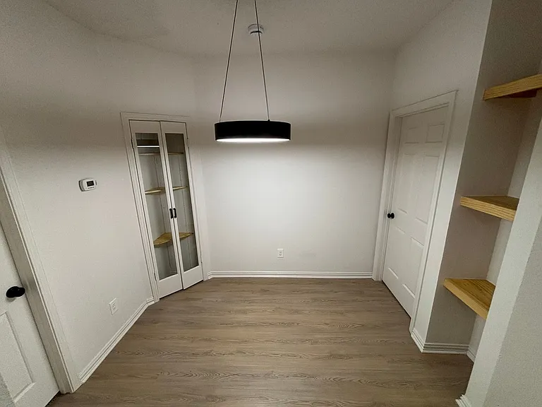 4800 W Lovers Ln #212 — Photo 3
