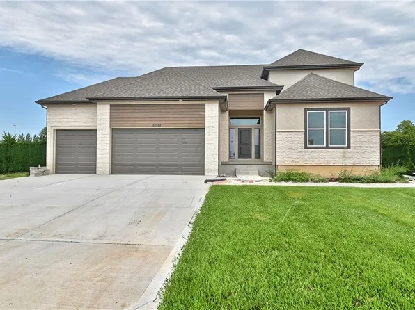 24202 W 58th Pl, Shawnee, KS 66226