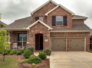8725 James Dr, Argyle, TX 76226