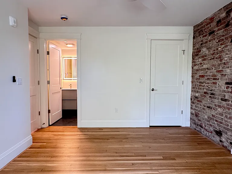 Harvard Lee — Photo 12