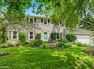 919 Knoll Dr, Naperville, IL 60565